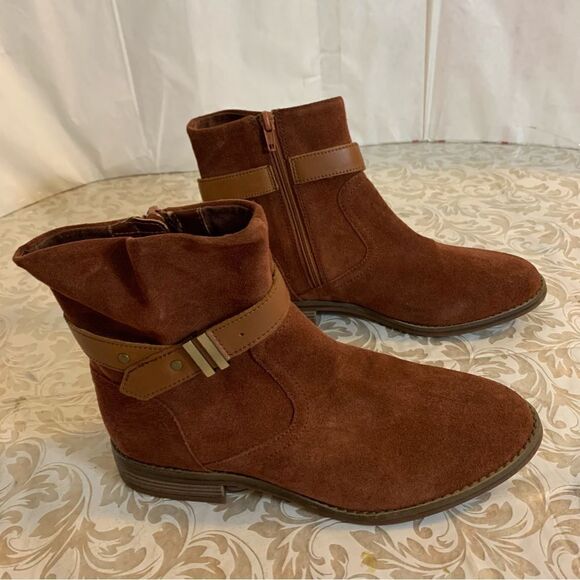 Clarks Ankle Boots ‘Camzin Strap’ Mahogany Suede Leather Ankle Boot Sz 7.5 NWT - Picture 6 of 9